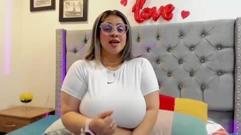 Snapshot of melinda_bob chatting on March 10, 2025, 8:34 pm Melinda online show from March 10, 2025, 8:34 pm