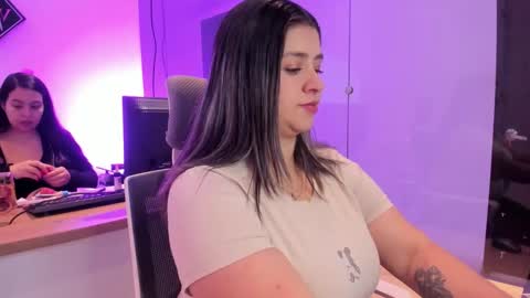 Snapshot of melinda_bob chatting on October 11, 2025, 1:31 pm Melinda online show from October 11, 2025, 1:31 pm