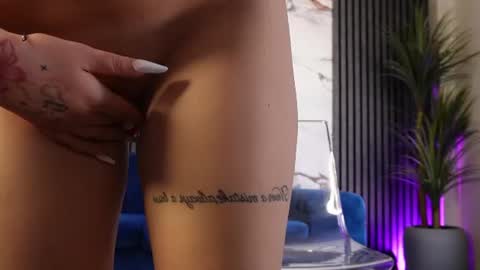 melisa_babe online show from July 26, 2026, 12:12 pm