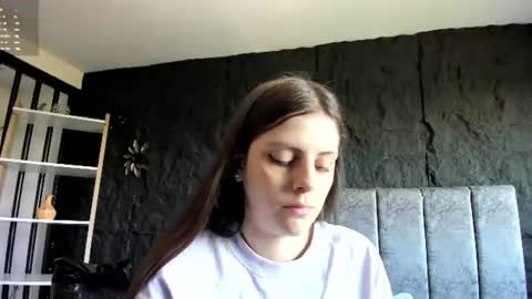 Melissa online show from July 28, 2026, 1:43 pm