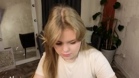 Sophia online show from April 9, 2026, 5:51 am