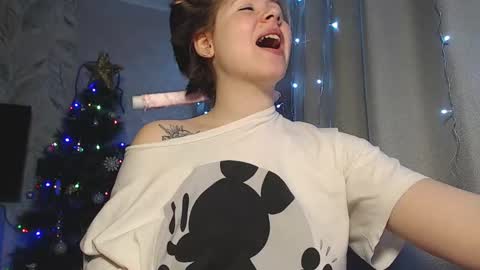 Snapshot of melissa__ray chatting on December 31, 2024, 1:36 am Melissa Ray online show from December 31, 2024, 1:36 am