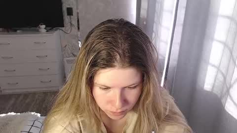 Snapshot of melissa__ray chatting on March 3, 2025, 8:05 am Melissa Ray online show from March 3, 2025, 8:05 am