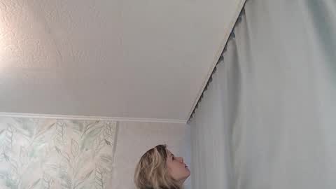 Snapshot of melissa__ray chatting on March 7, 2025, 2:36 am Melissa Ray online show from March 7, 2025, 2:36 am