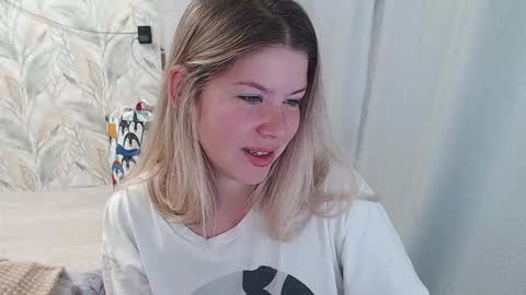 Snapshot of melissa__ray chatting on September 22, 2025, 3:08 am Melissa Ray online show from September 22, 2025, 3:08 am