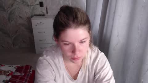 Snapshot of melissa__ray chatting on November 17, 2025, 7:36 am Melissa Ray online show from November 17, 2025, 7:36 am