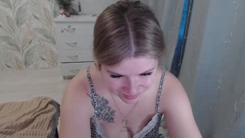 Snapshot of melissa__ray chatting on November 27, 2025, 2:46 am Melissa Ray online show from November 27, 2025, 2:46 am