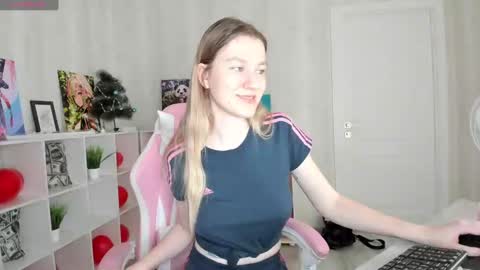 Snapshot of melissa_moooree chatting on February 26, 2025, 11:41 am melissa_moooree online show from February 26, 2025, 11:41 am