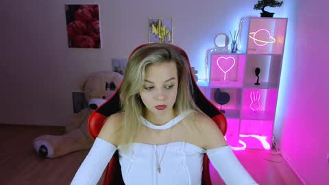 Melissa online show from February 4, 2025, 4:50 pm