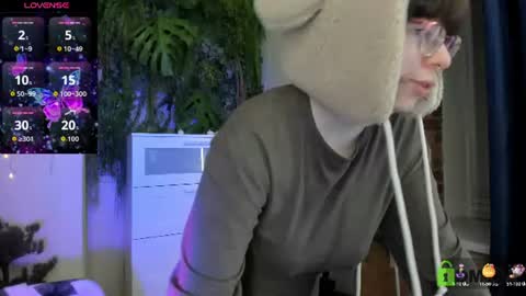 Melissa online show from July 25, 2026, 9:01 pm