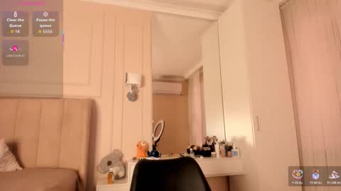 Lisaa online show from November 19, 2025, 4:45 am