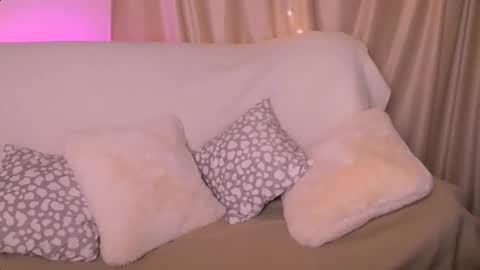 Melissa online show from November 17, 2025, 3:45 am