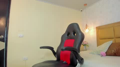 Snapshot of melissarouge chatting on June 1, 2026, 7:37 pm online show from June 1, 2026, 7:37 pm