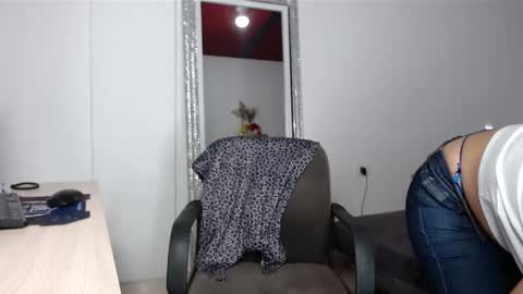 Snapshot of melissazaens chatting on December 2, 2024, 1:25 am melissazaens online show from December 2, 2024, 1:25 am