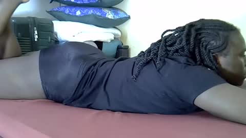Snapshot of mellanine_ebony chatting on June 7, 2026, 9:02 am mellanine_ebony online show from June 7, 2026, 9:02 am