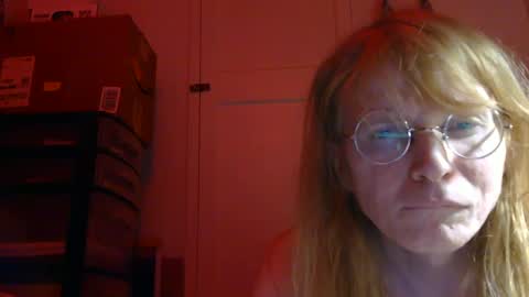 Snapshot of mellifluenced chatting on December 17, 2024, 2:44 am Mellifluenced online show from December 17, 2024, 2:44 am