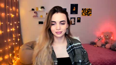 Tessa online show from December 17, 2024, 8:32 pm