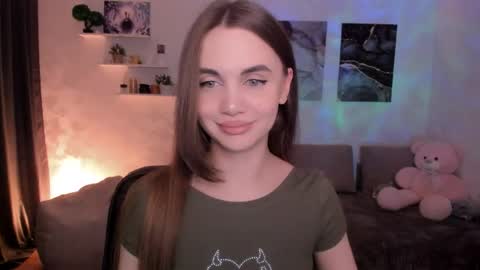Snapshot of mellifluoustess chatting on May 7, 2026, 9:42 pm Tessa online show from May 7, 2026, 9:42 pm