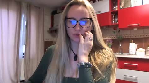 Melly online show from March 6, 2026, 7:27 am