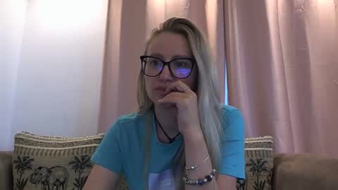 Melly online show from May 26, 2026, 6:31 am