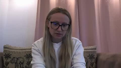 Melly online show from June 3, 2026, 6:05 am