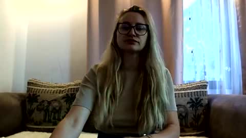 Melly online show from June 11, 2026, 6:00 am
