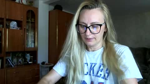 Melly online show from June 29, 2026, 12:49 pm