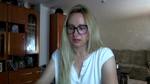 Melly online show from July 1, 2026, 7:43 am