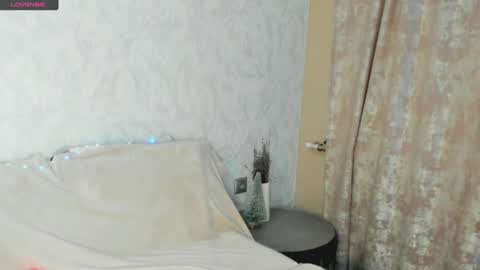 MelMooon online show from January 23, 2025, 4:26 pm