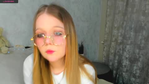 MelMooon online show from January 29, 2025, 4:52 pm