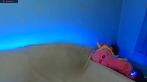 MelMooon online show from February 13, 2025, 8:24 pm