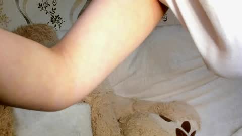 Snapshot of melmooon chatting on May 6, 2026, 10:04 pm MelMooon online show from May 6, 2026, 10:04 pm