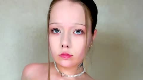 Snapshot of melmooon chatting on July 25, 2026, 8:28 pm MelMooon online show from July 25, 2026, 8:28 pm