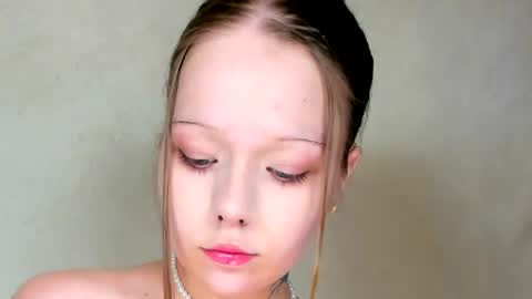 Snapshot of melmooon chatting on July 27, 2026, 8:27 pm MelMooon online show from July 27, 2026, 8:27 pm