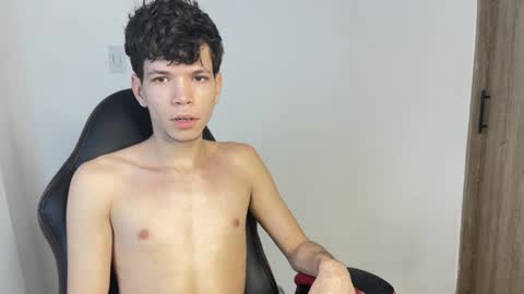 Snapshot of melo_twink chatting on January 13, 2025, 6:06 am Melo online show from January 13, 2025, 6:06 am