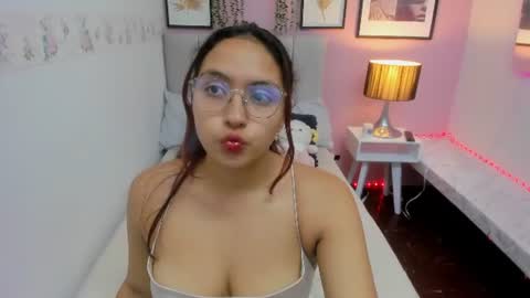 Snapshot of meloddy_brm chatting on July 31, 2026, 3:17 am online show from July 31, 2026, 3:17 am