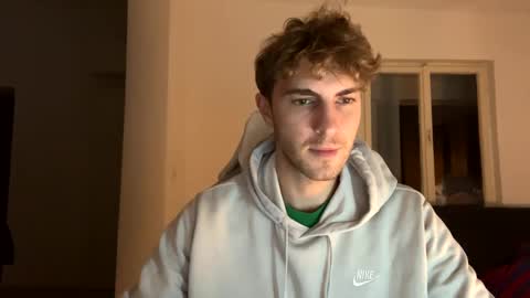 Snapshot of melodicass chatting on December 1, 2024, 10:32 pm Melodicass online show from December 1, 2024, 10:32 pm