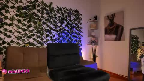 melody_cute10 online show from December 6, 2024, 8:40 pm