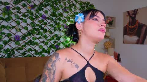 melody_cute10 online show from April 4, 2026, 1:41 pm