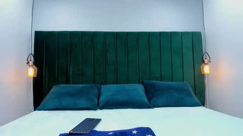 melody_kener online show from November 11, 2025, 8:42 pm