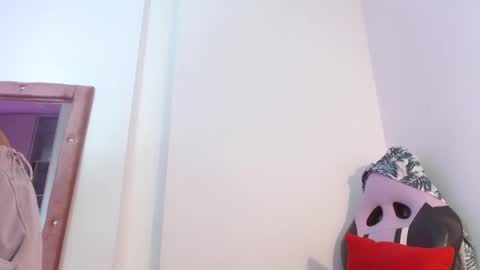 melody_mercy online show from February 20, 2025, 6:46 pm