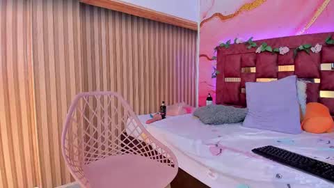 Mixie online show from February 19, 2025, 4:55 pm