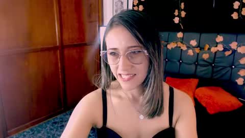 Melody online show from September 12, 2025, 10:43 pm