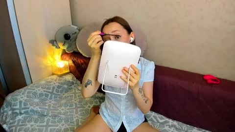 Snapshot of melodyoflovee chatting on May 30, 2026, 3:25 am Kaylie online show from May 30, 2026, 3:25 am