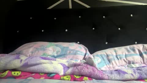 melodysnow online show from December 5, 2025, 6:37 pm