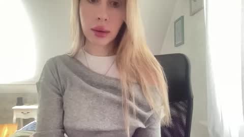 Snapshot of meloodiesweet chatting on November 22, 2025, 8:57 am Melodie Sweet online show from November 22, 2025, 8:57 am