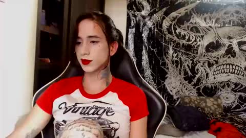 Snapshot of mely_roussex chatting on November 17, 2025, 10:04 pm mely online show from November 17, 2025, 10:04 pm