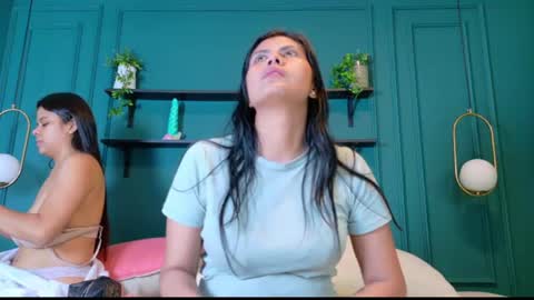 Snapshot of melydoll_ chatting on June 13, 2026, 7:01 pm Maelly online show from June 13, 2026, 7:01 pm