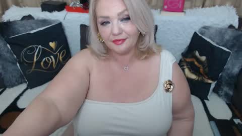 melyssamilfxxx online show from May 1, 2026, 3:33 am