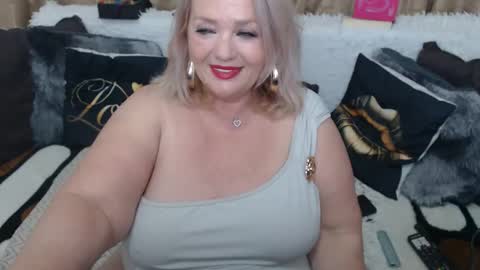 melyssamilfxxx online show from May 23, 2026, 2:50 am